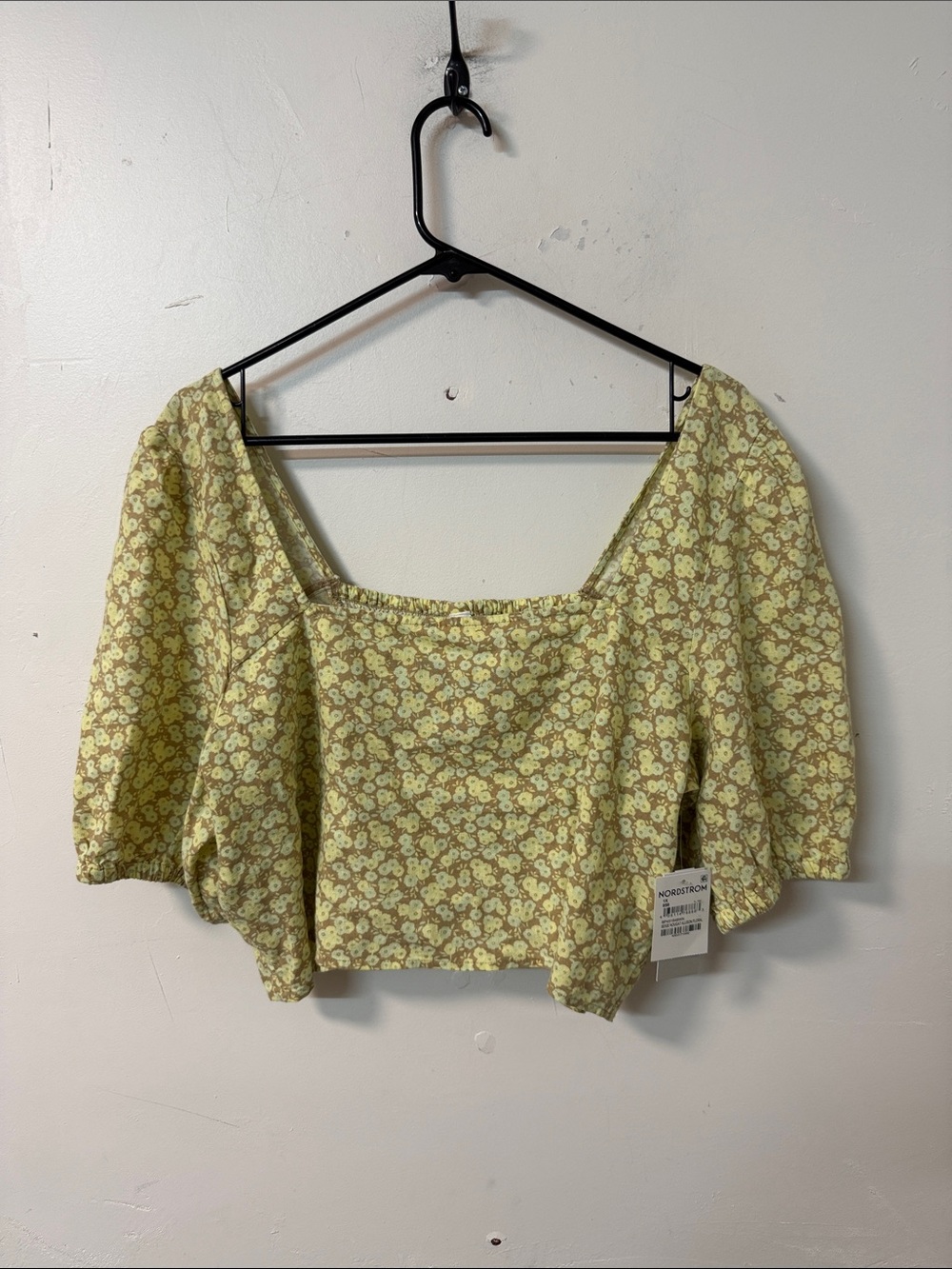 bp  Floral Puff-Sleeve Crop Top